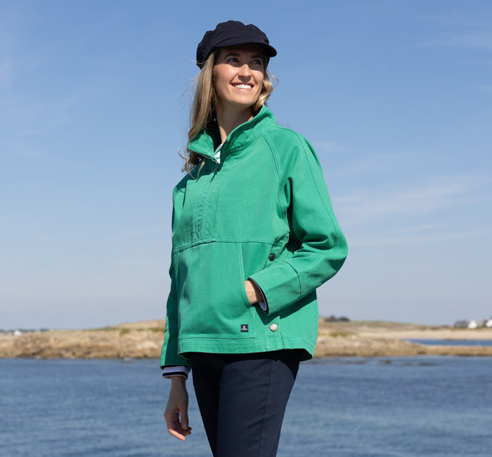 Women’s mid-season jacket: Lightweight & colorful collection