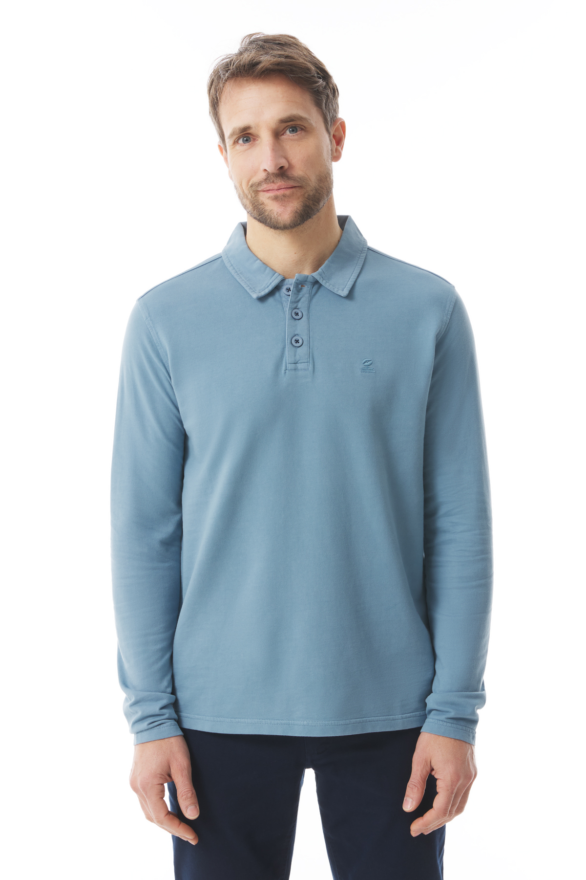 Homme portant un polo manches longues Artus de Mousqueton