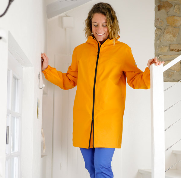 Un imperméable long