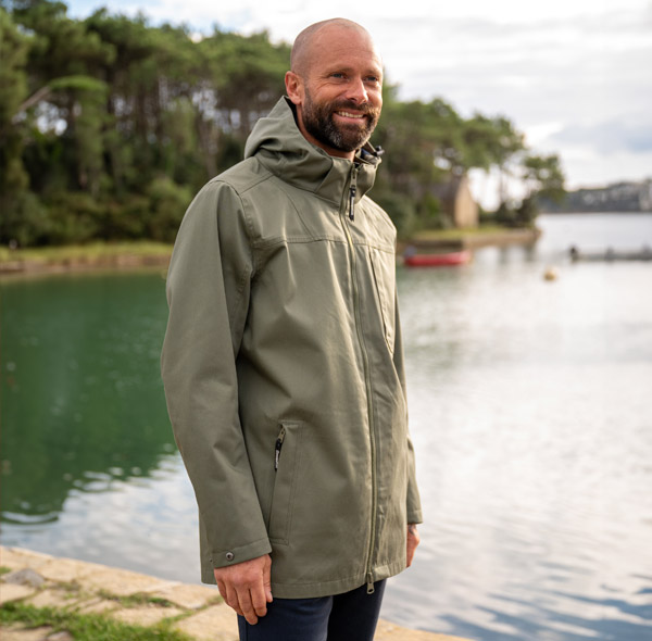Une parka imperméable