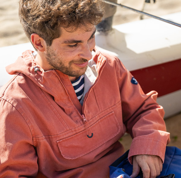 L'indémodable bleu marine au cœur de la tradition bretonne