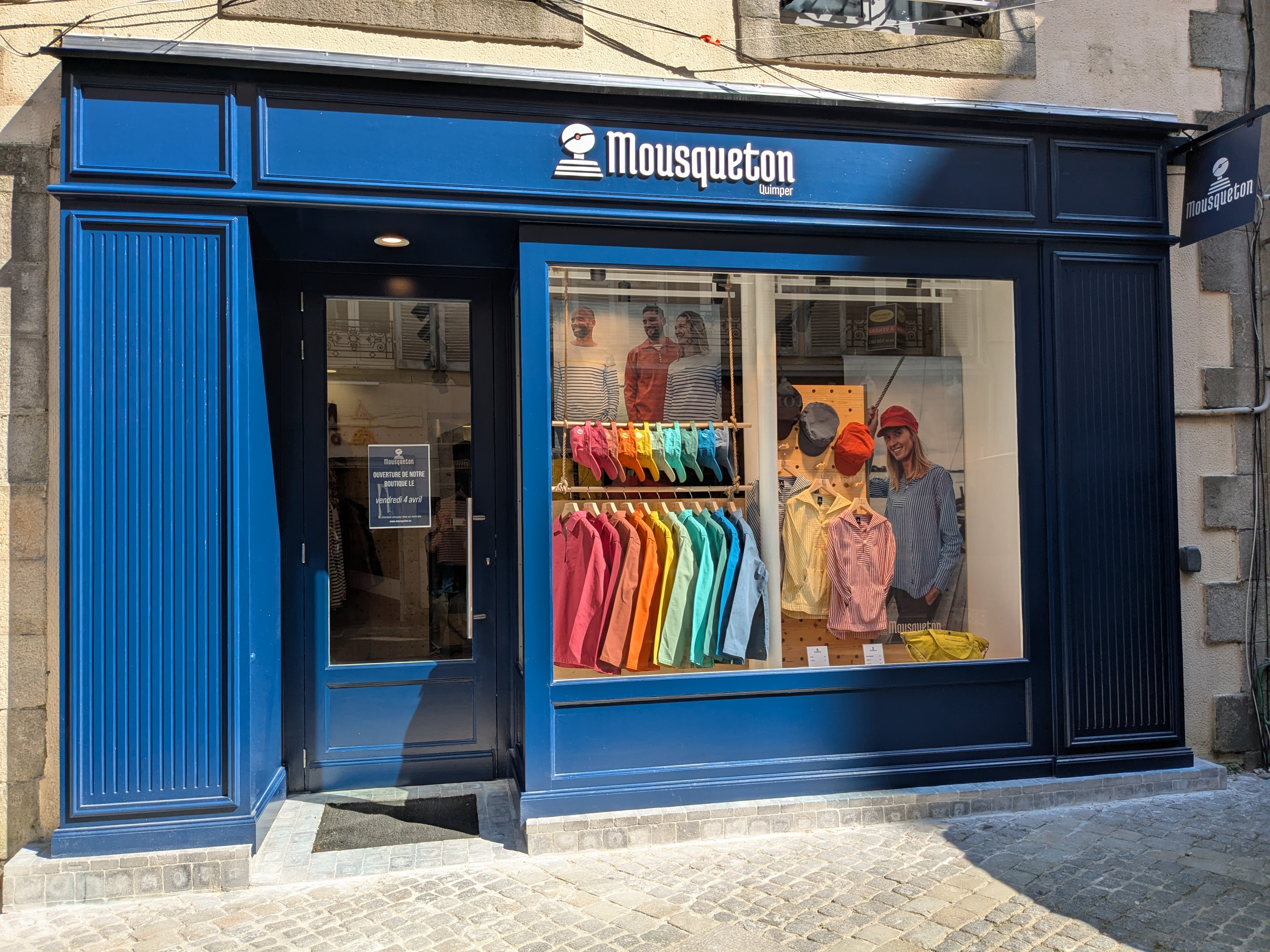 La vitrine du Magasin Mousqueton à Quimper