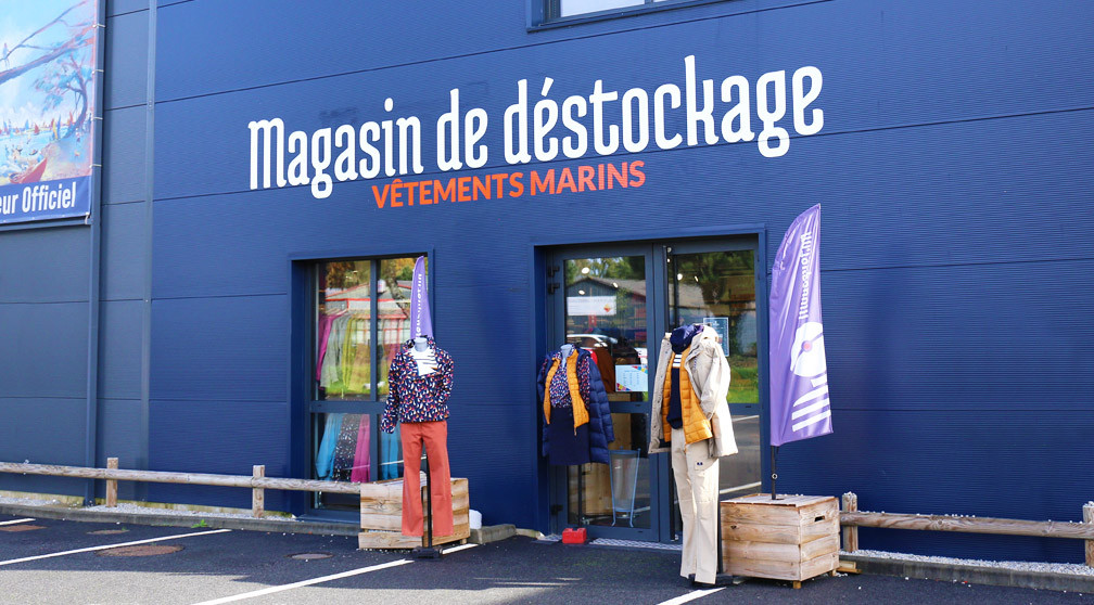 Vitrine du Magasin Mousqueton à Plescop